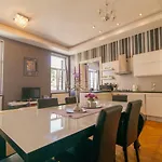 Apartment Luni